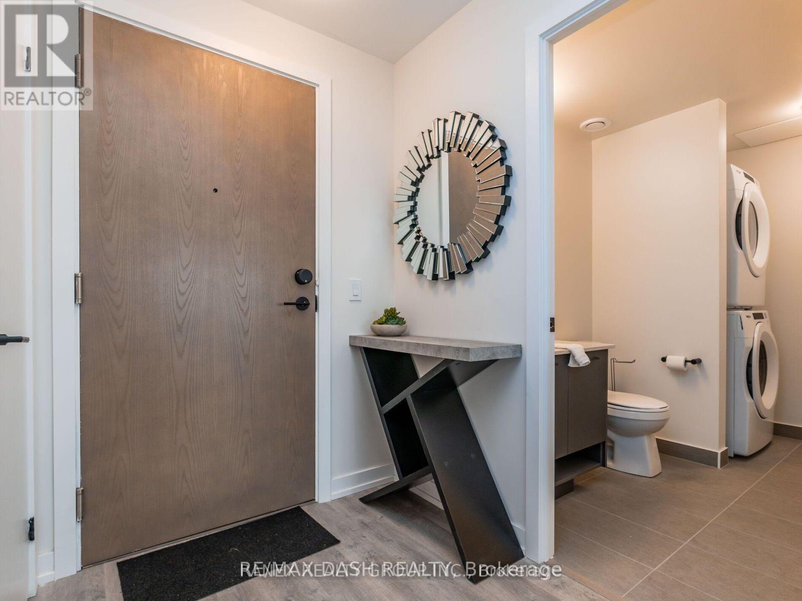 723 - 2300 St. Clair Avenue W, Toronto, Ontario  M6N 1K8 - Photo 5 - W12577550