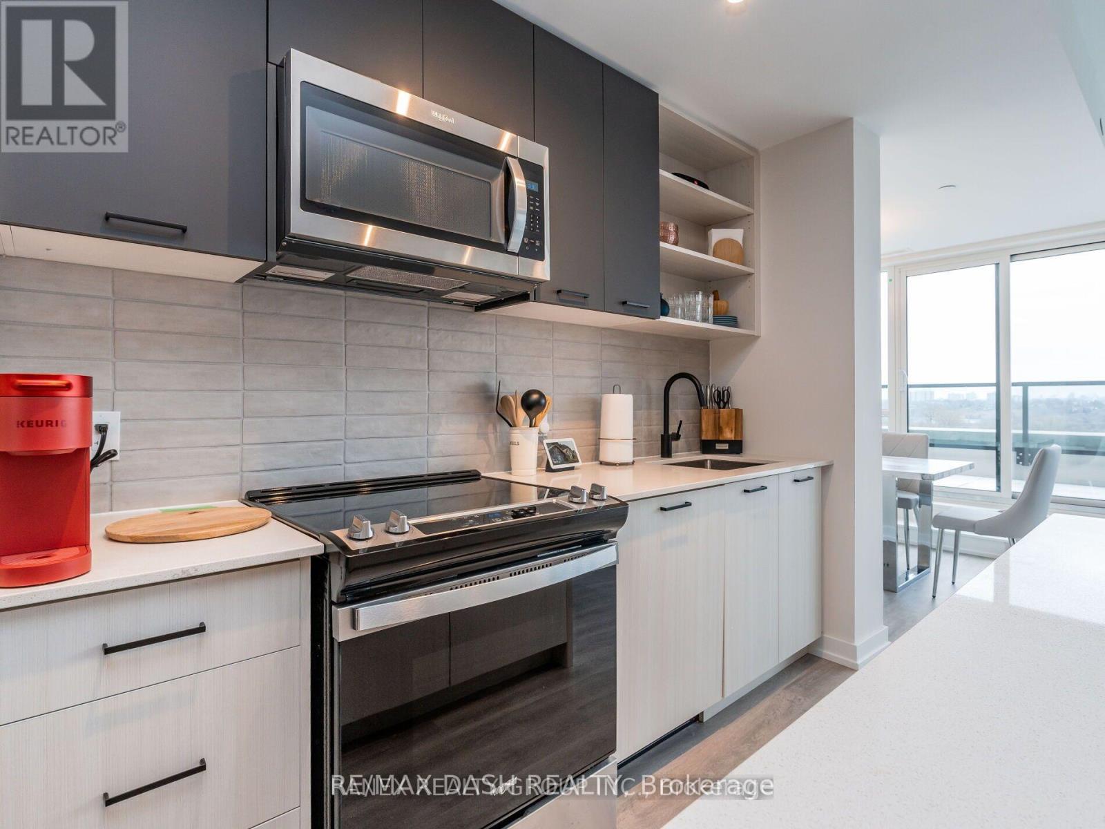 723 - 2300 St. Clair Avenue W, Toronto, Ontario  M6N 1K8 - Photo 7 - W12577550