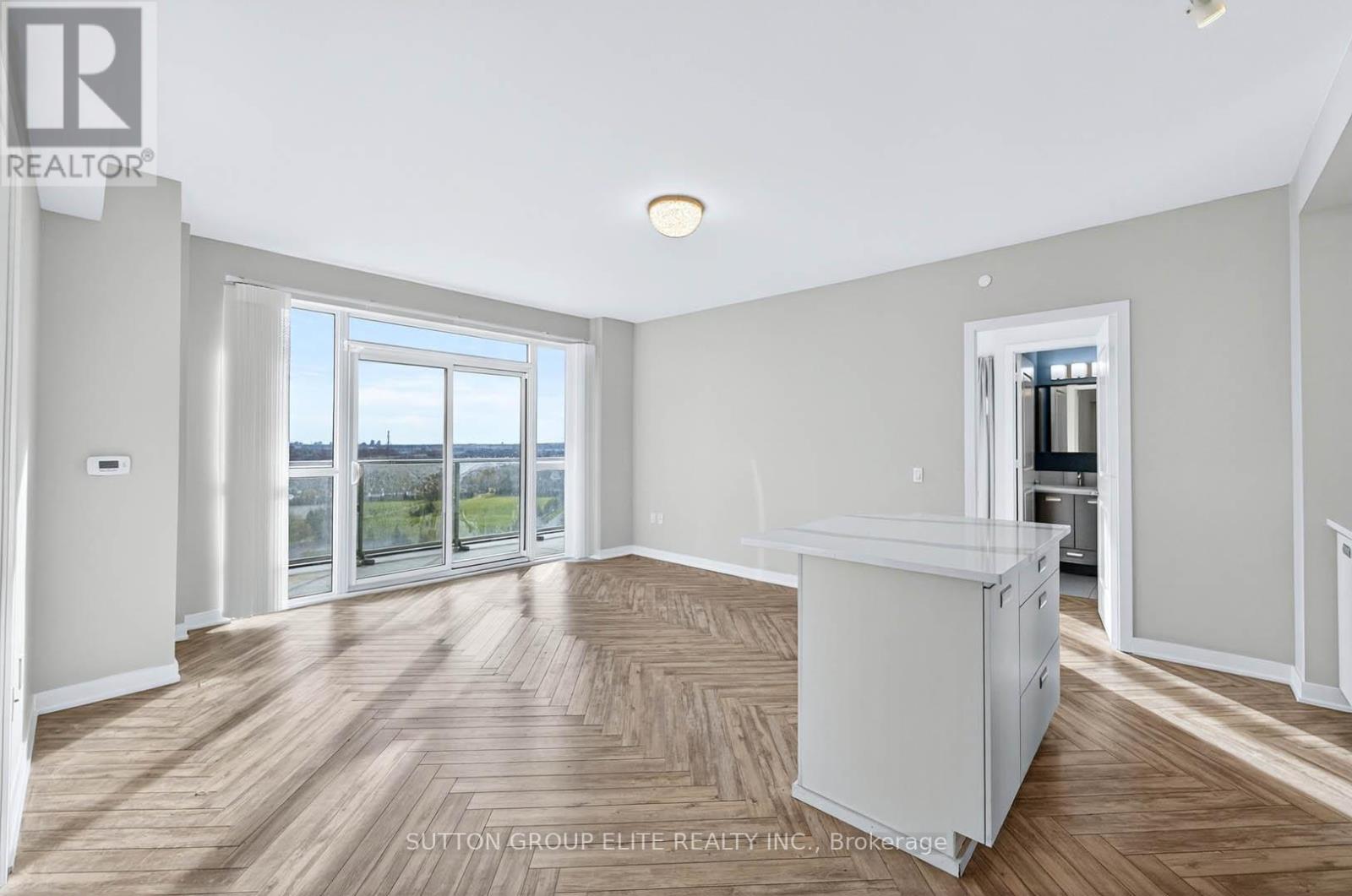 1707 - 4699 Glen Erin Drive, Mississauga, Ontario  L5M 2E5 - Photo 3 - W12577558