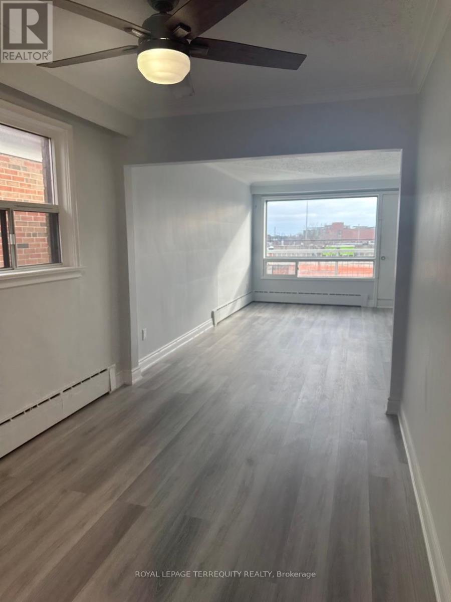 3 - 132 Portland Street, Toronto, Ontario  M8Y 1B2 - Photo 4 - W12577560