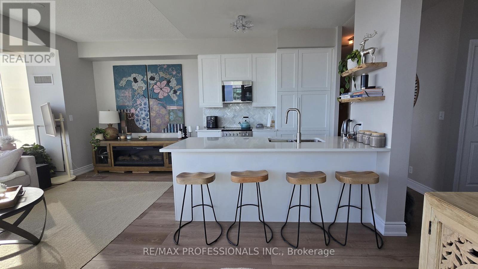 1107 - 1910 Lake Shore Boulevard W, Toronto, Ontario  M6S 1A2 - Photo 11 - W12577562