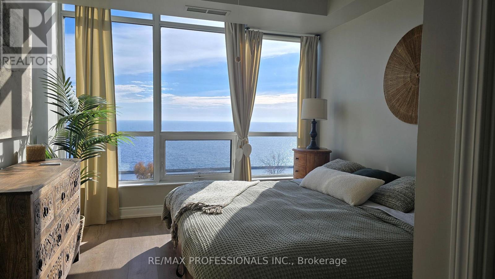 1107 - 1910 Lake Shore Boulevard W, Toronto, Ontario  M6S 1A2 - Photo 18 - W12577562