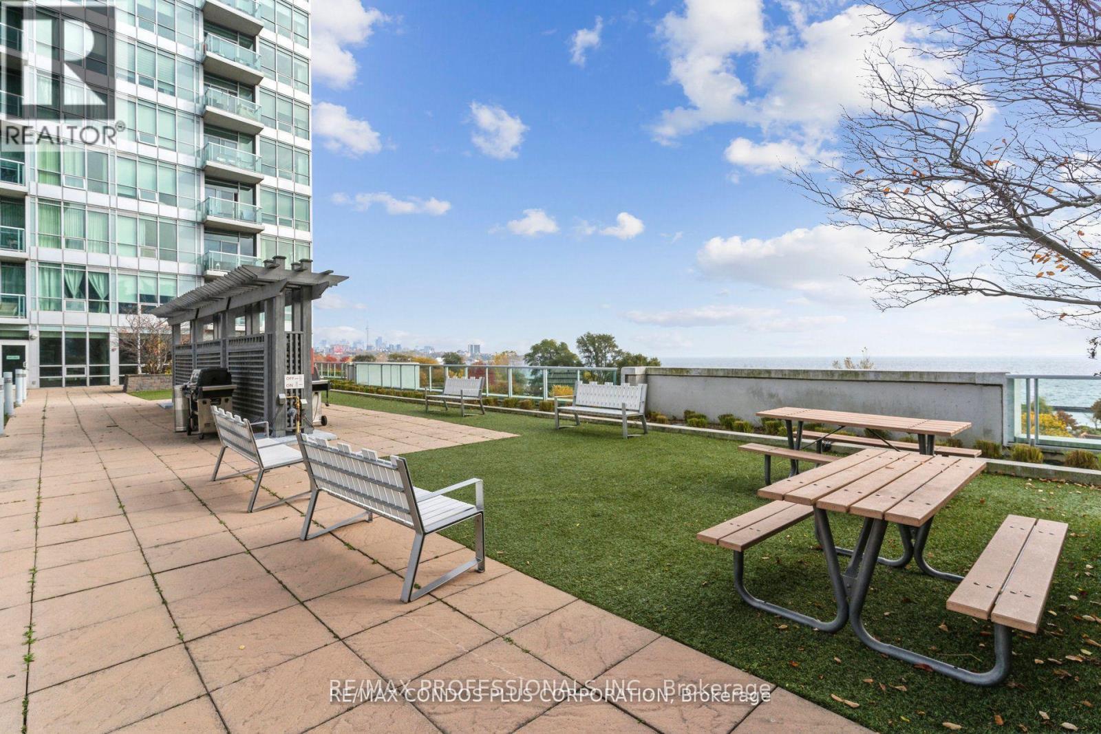 1107 - 1910 Lake Shore Boulevard W, Toronto, Ontario  M6S 1A2 - Photo 31 - W12577562