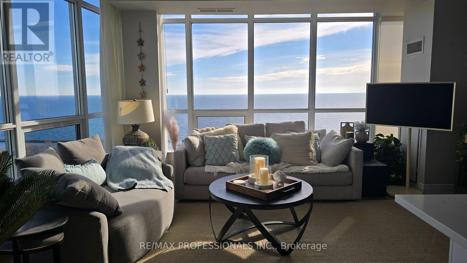 1107 - 1910 Lake Shore Boulevard W, Toronto, Ontario  M6S 1A2 - Photo 8 - W12577562