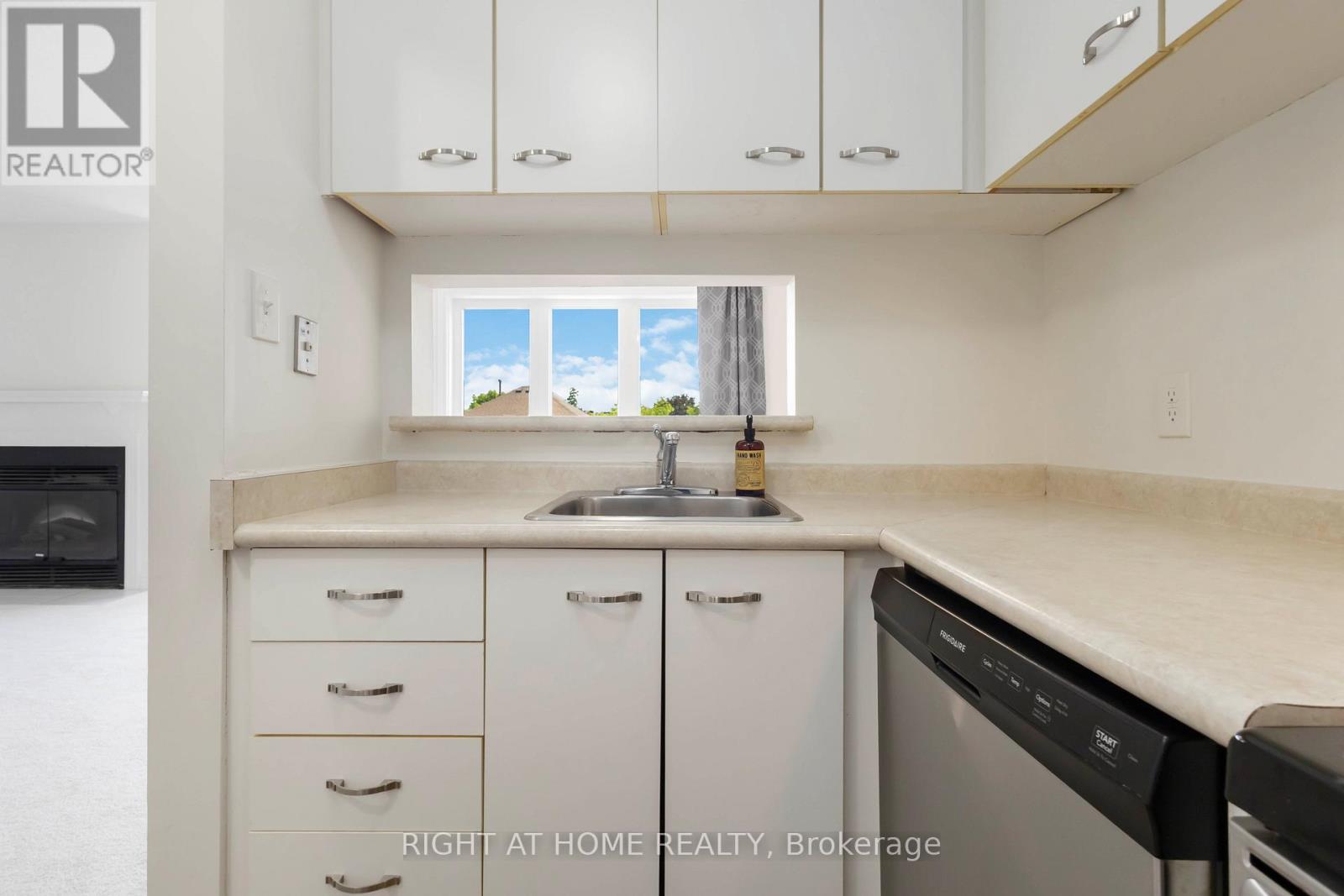 401 - 195 Lake Driveway W, Ajax, Ontario  L1S 7H7 - Photo 12 - E12577592