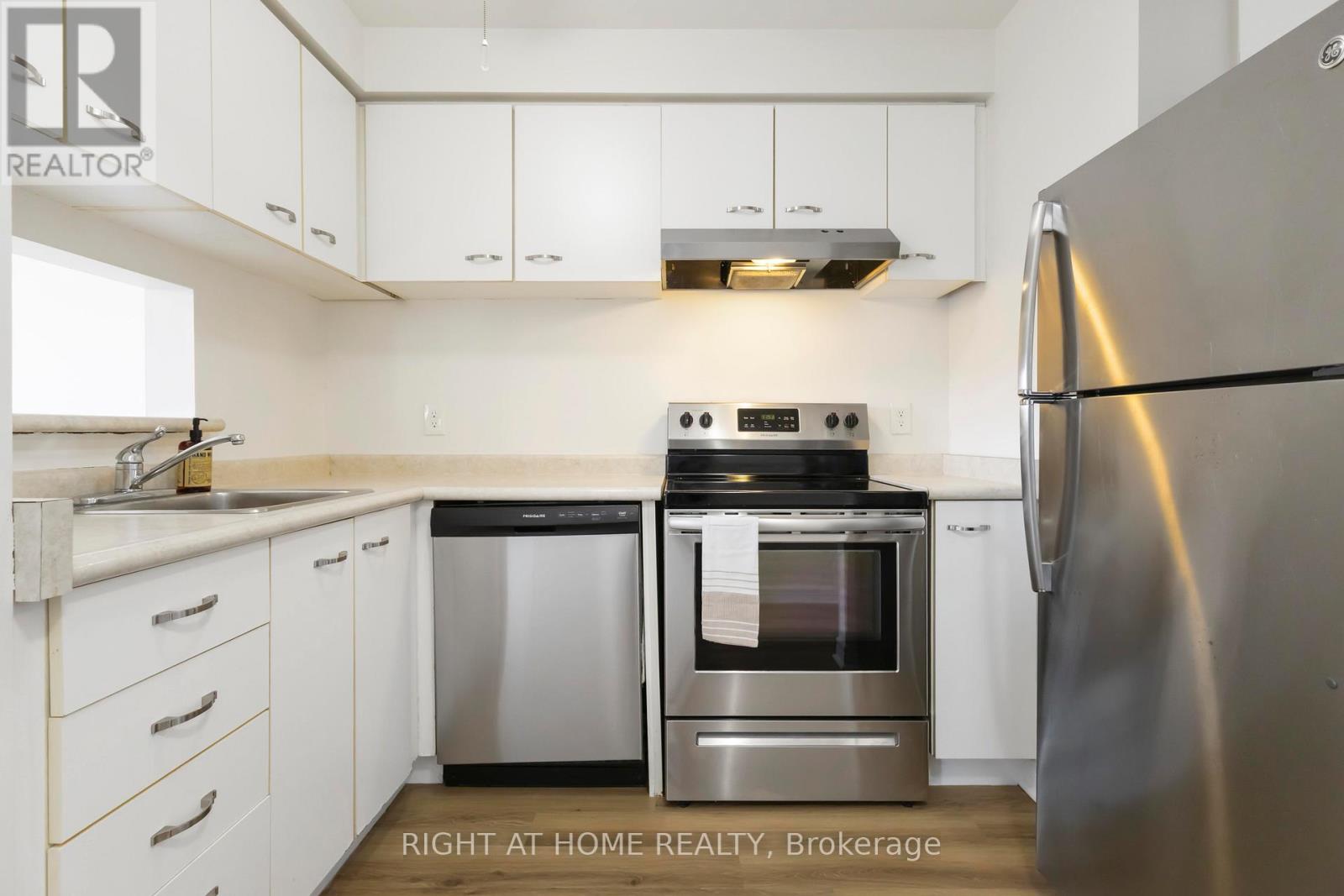 401 - 195 Lake Driveway W, Ajax, Ontario  L1S 7H7 - Photo 9 - E12577592