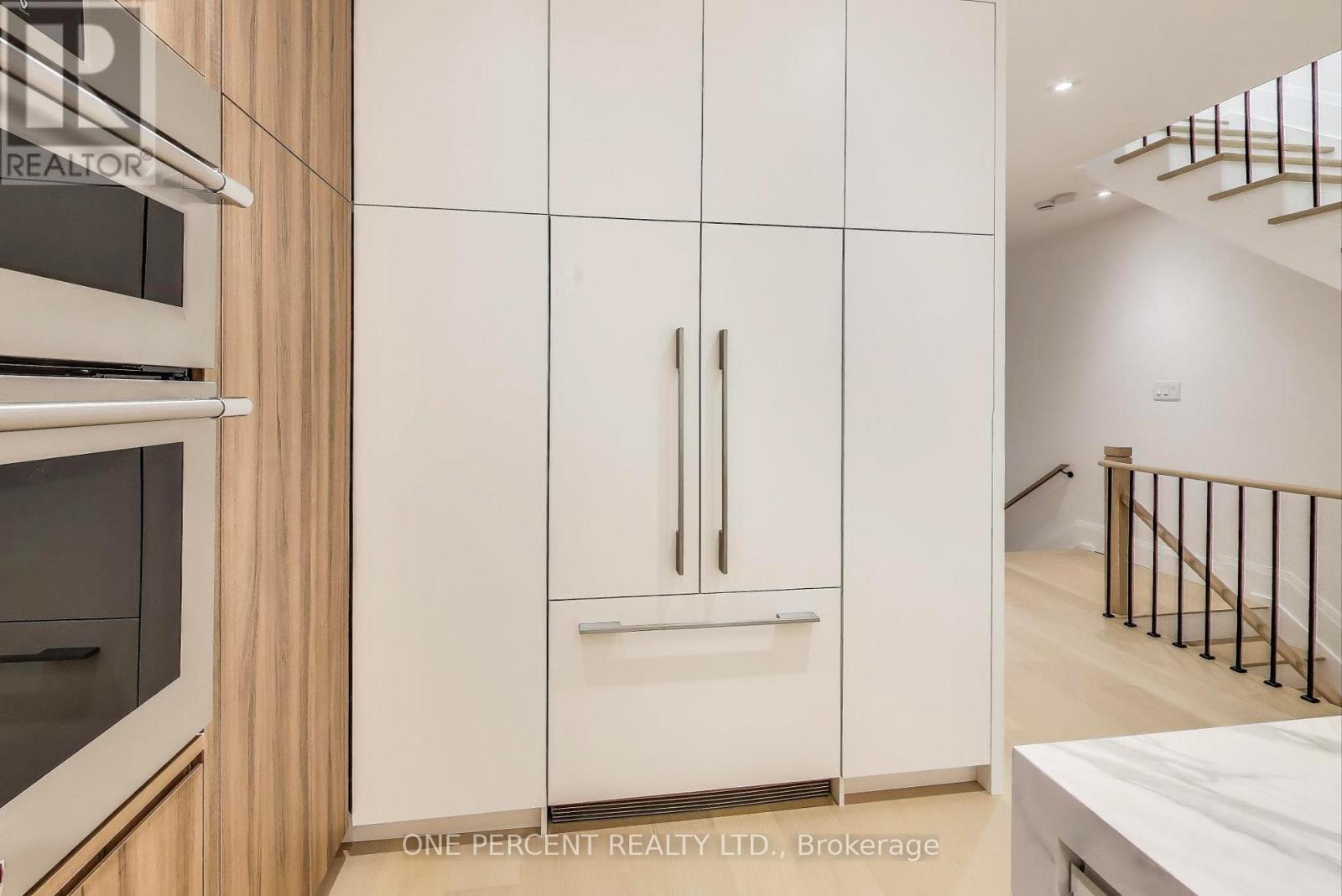 23 Mitchell Avenue, Toronto, Ontario  M6J 1C1 - Photo 11 - C12423019