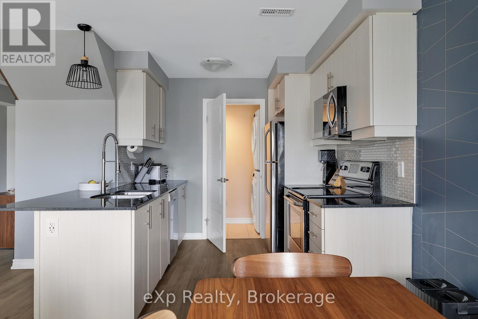 904 Apple Hill Lane, Kitchener, Ontario  N2R 1P6 - Photo 7 - X12577578