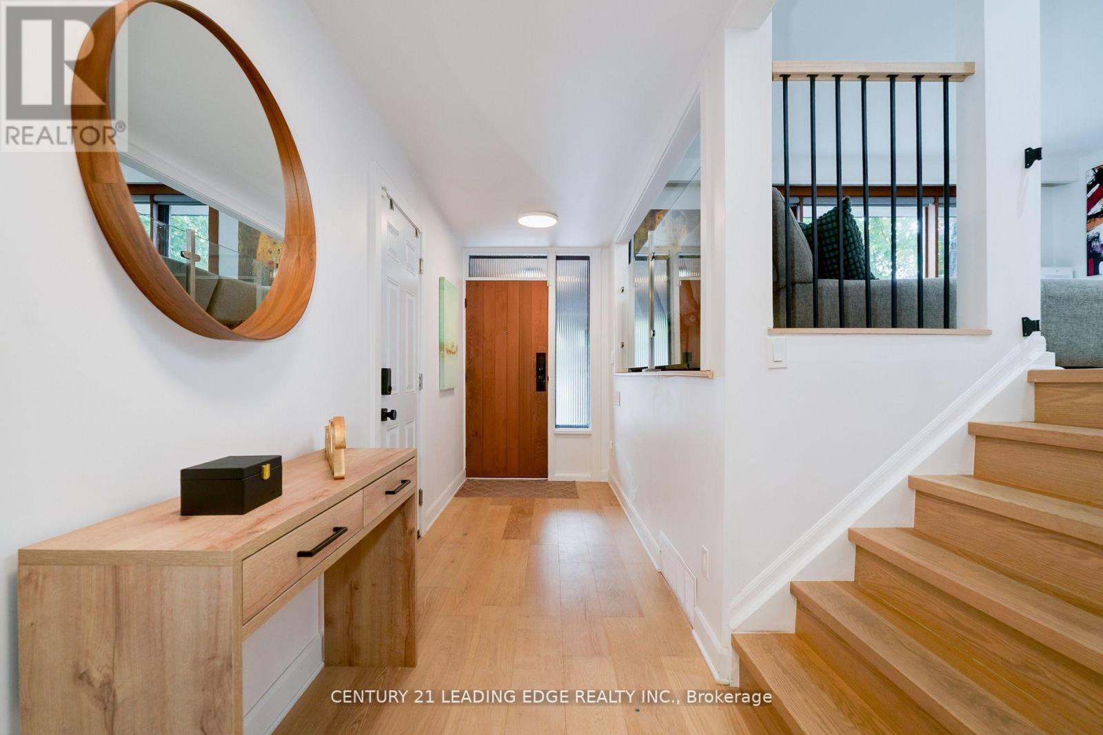 4 AVELINE CRESCENT, Toronto, Ontario