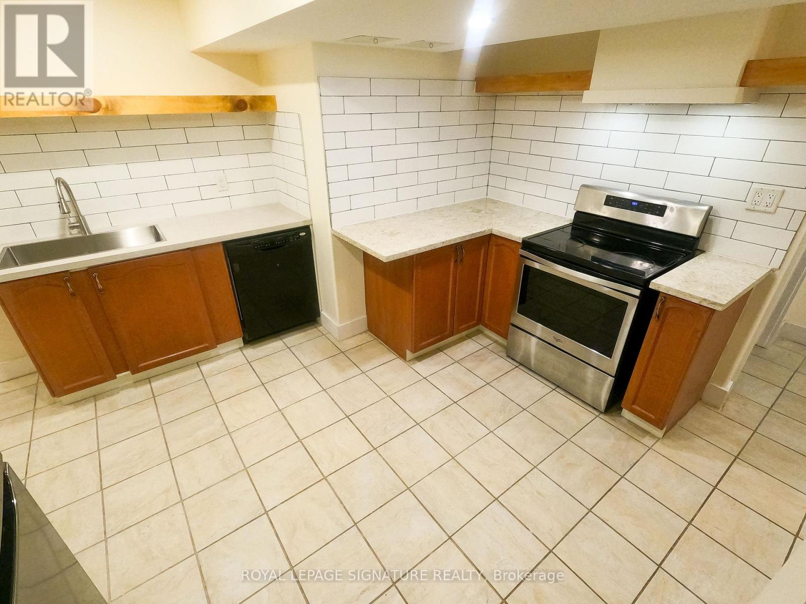 47 Lake Crescent, Barrie, Ontario  L4N 6A7 - Photo 16 - S12408634