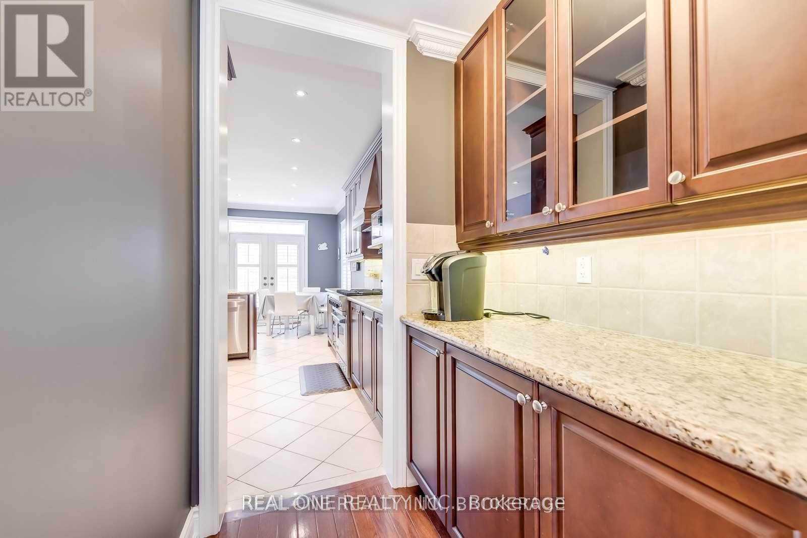 96 Spring Azure Crescent, Oakville, Ontario  L6L 6V8 - Photo 12 - W12577598