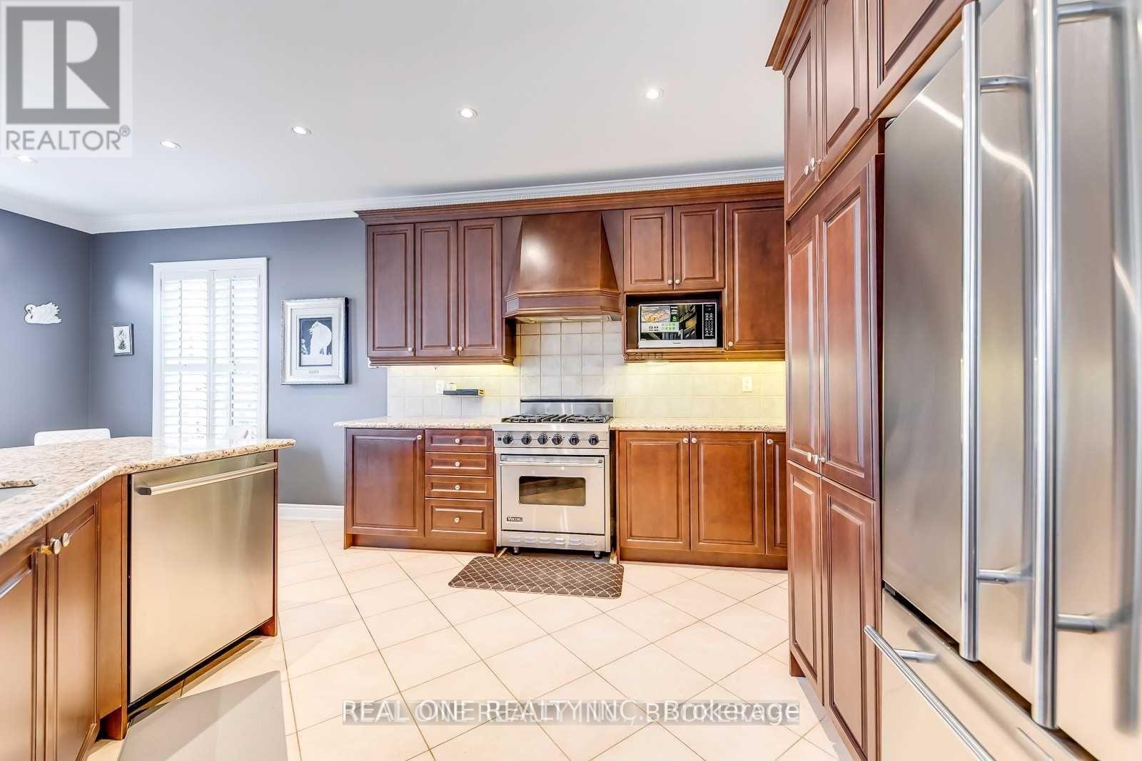 96 Spring Azure Crescent, Oakville, Ontario  L6L 6V8 - Photo 13 - W12577598