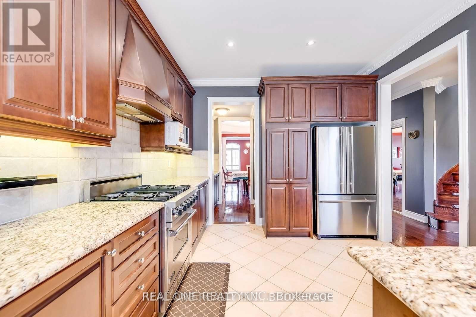 96 Spring Azure Crescent, Oakville, Ontario  L6L 6V8 - Photo 14 - W12577598