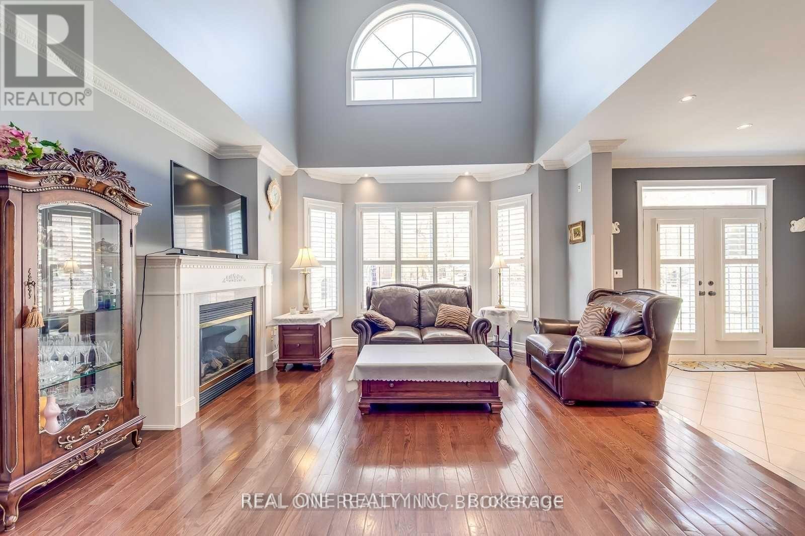 96 Spring Azure Crescent, Oakville, Ontario  L6L 6V8 - Photo 9 - W12577598