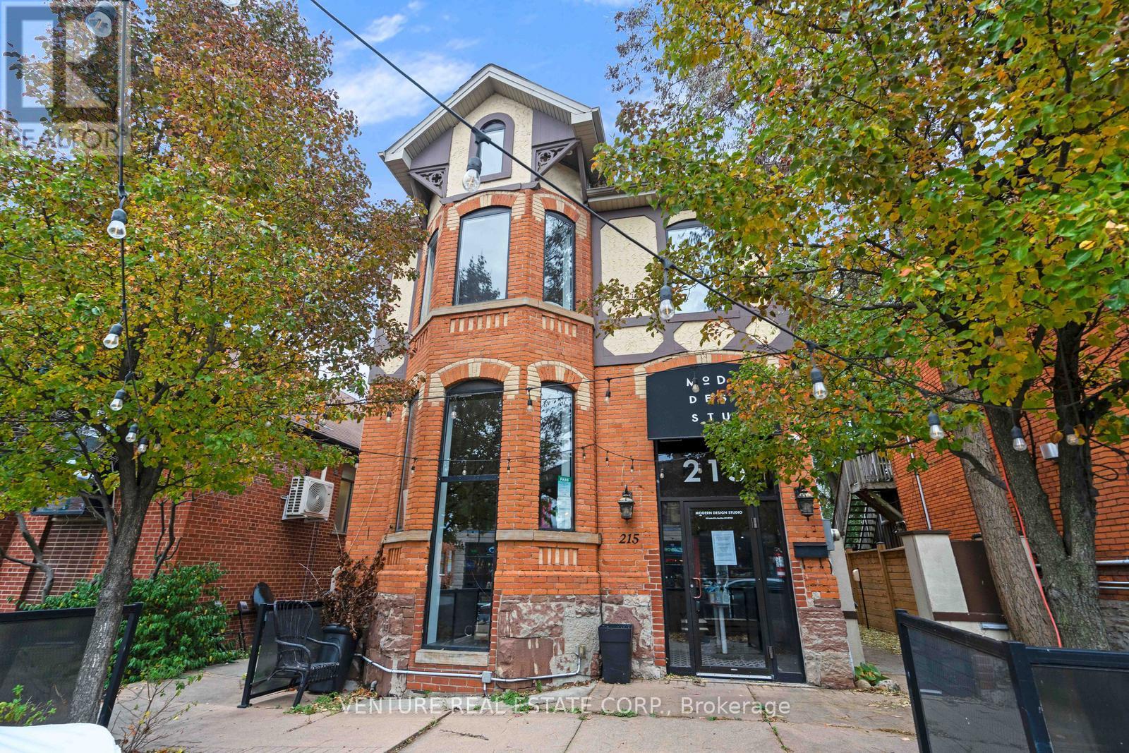 215 LOCKE STREET S, Hamilton, Ontario
