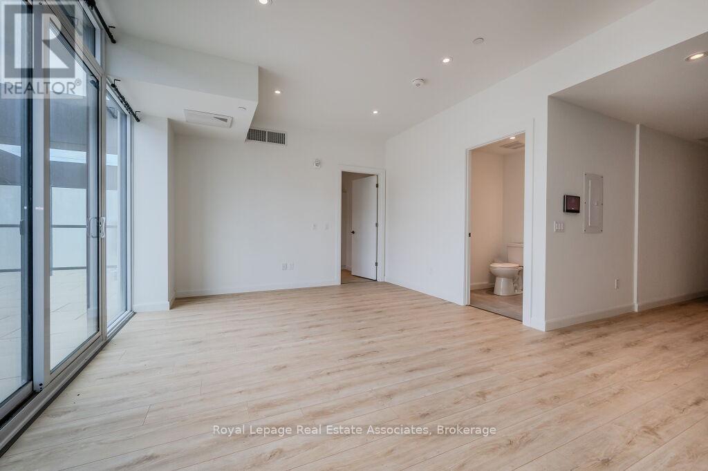 203 - 741 King Street W, Kitchener, Ontario  N2G 1E5 - Photo 34 - X12577580