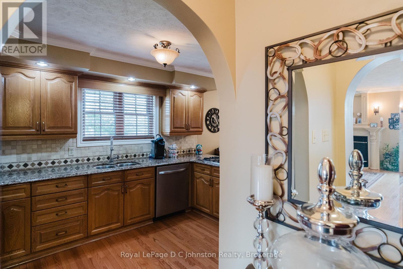 496 Spence Street, Saugeen Shores, Ontario  N0H 2L0 - Photo 10 - X12577624