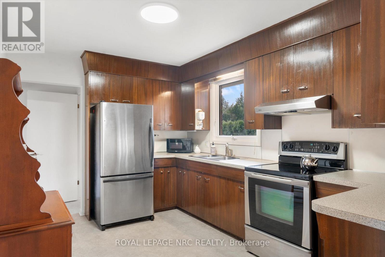 31 St Lawrence Drive, St. Catharines, Ontario L2M 2T7 - Photo 19 - X12577608