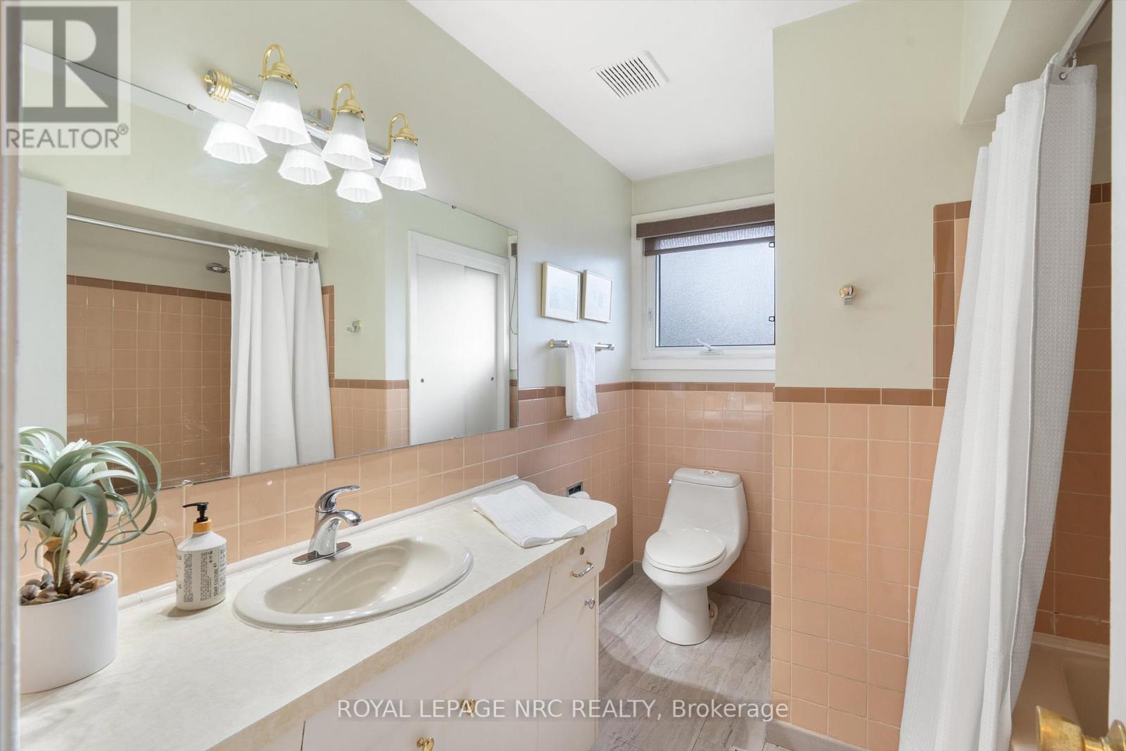 31 St Lawrence Drive, St. Catharines, Ontario L2M 2T7 - Photo 25 - X12577608