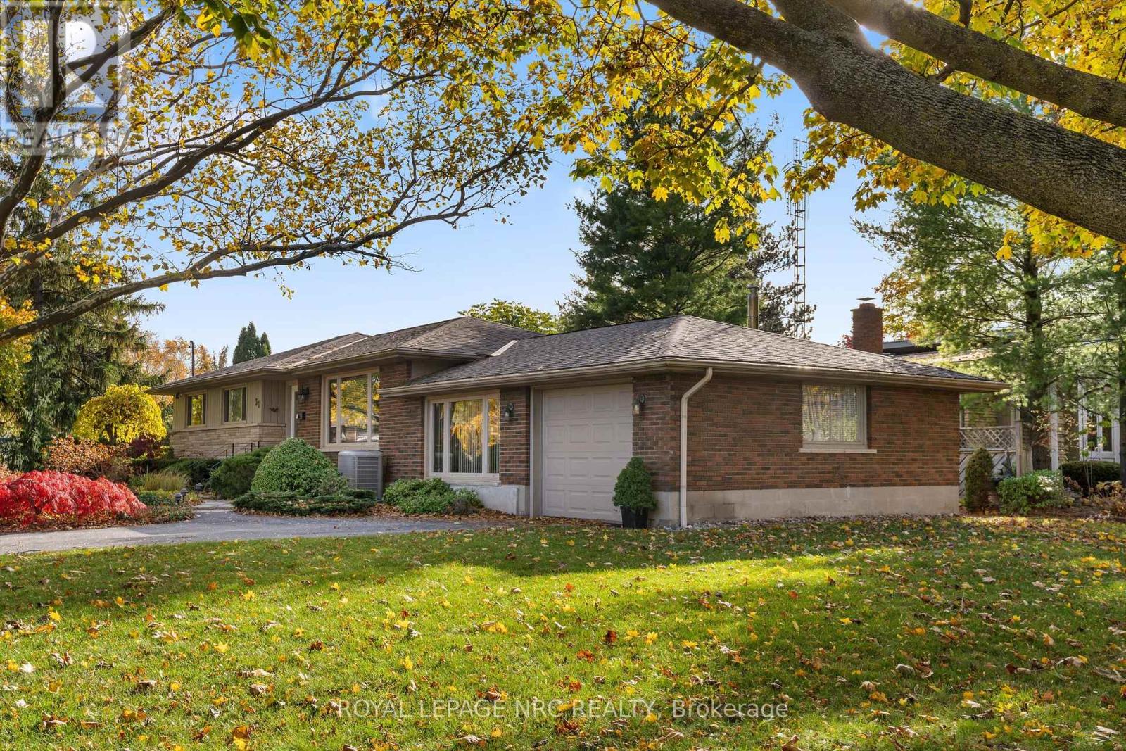 31 St Lawrence Drive, St. Catharines, Ontario L2M 2T7 - Photo 4 - X12577608