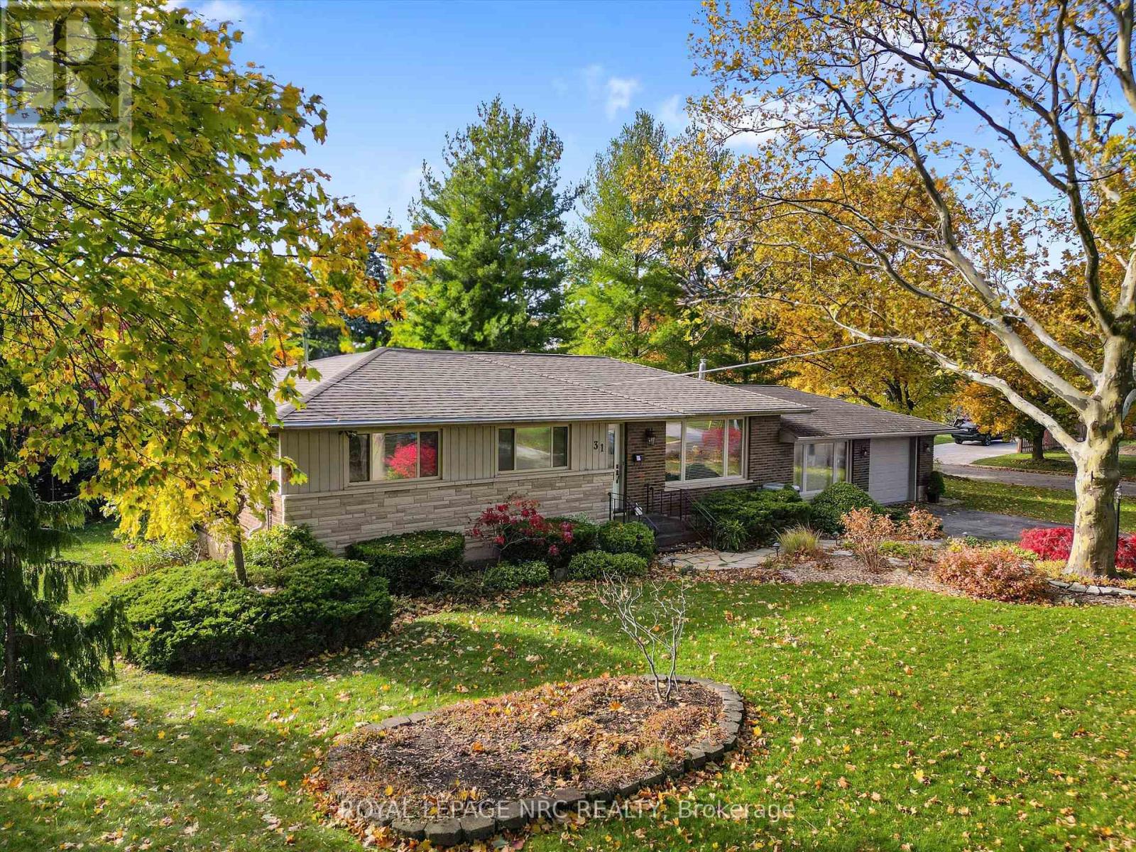 31 St Lawrence Drive, St. Catharines, Ontario L2M 2T7 - Photo 5 - X12577608