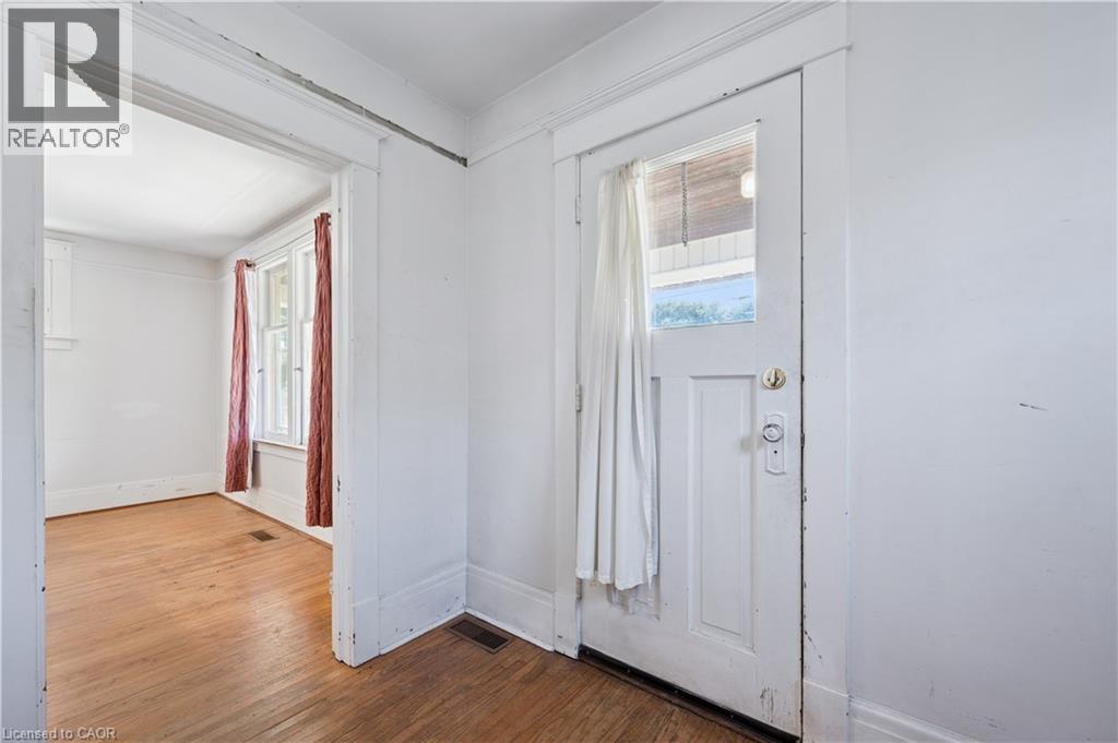 182 Elizabeth Street, Guelph, Ontario  N1E 2X3 - Photo 5 - 40776208