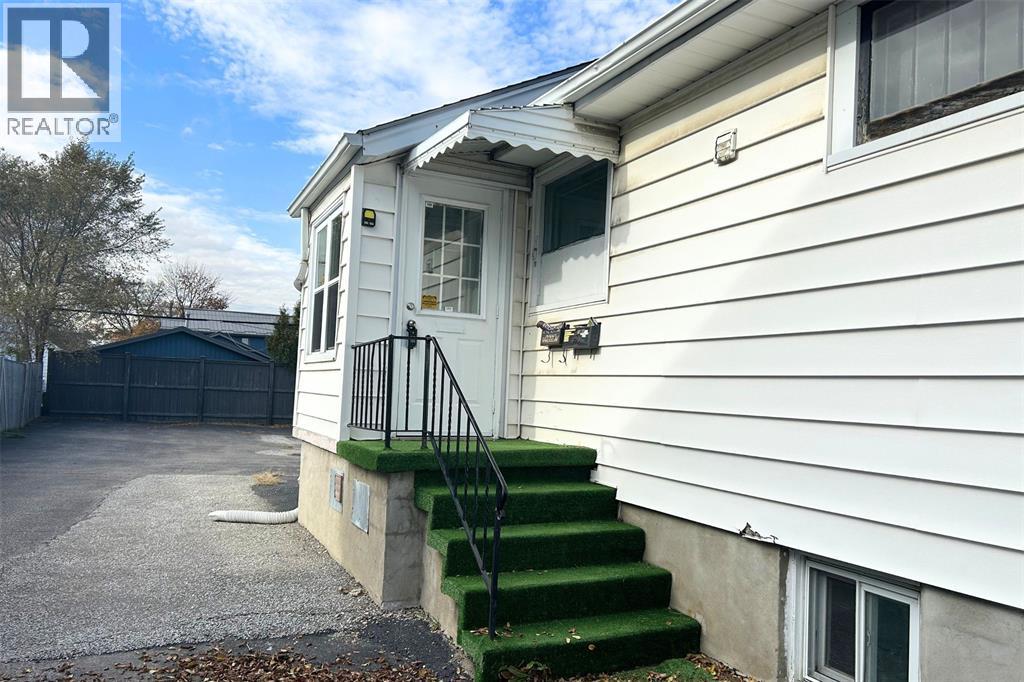 483 East Street North Unit# A, Sarnia, Ontario  N7T 6Y7 - Photo 2 - 25029127