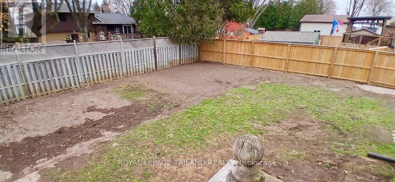 358 Helen Drive, Strathroy-Caradoc, Ontario  N7G 3M4 - Photo 41 - X12565522