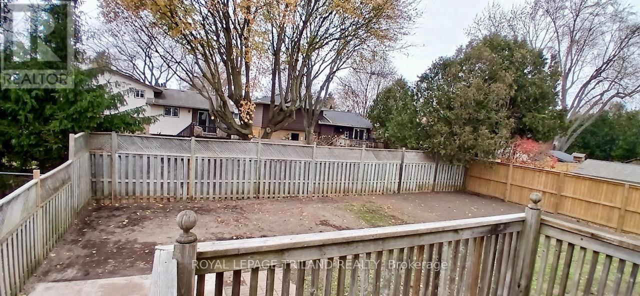 358 Helen Drive, Strathroy-Caradoc, Ontario  N7G 3M4 - Photo 39 - X12565522