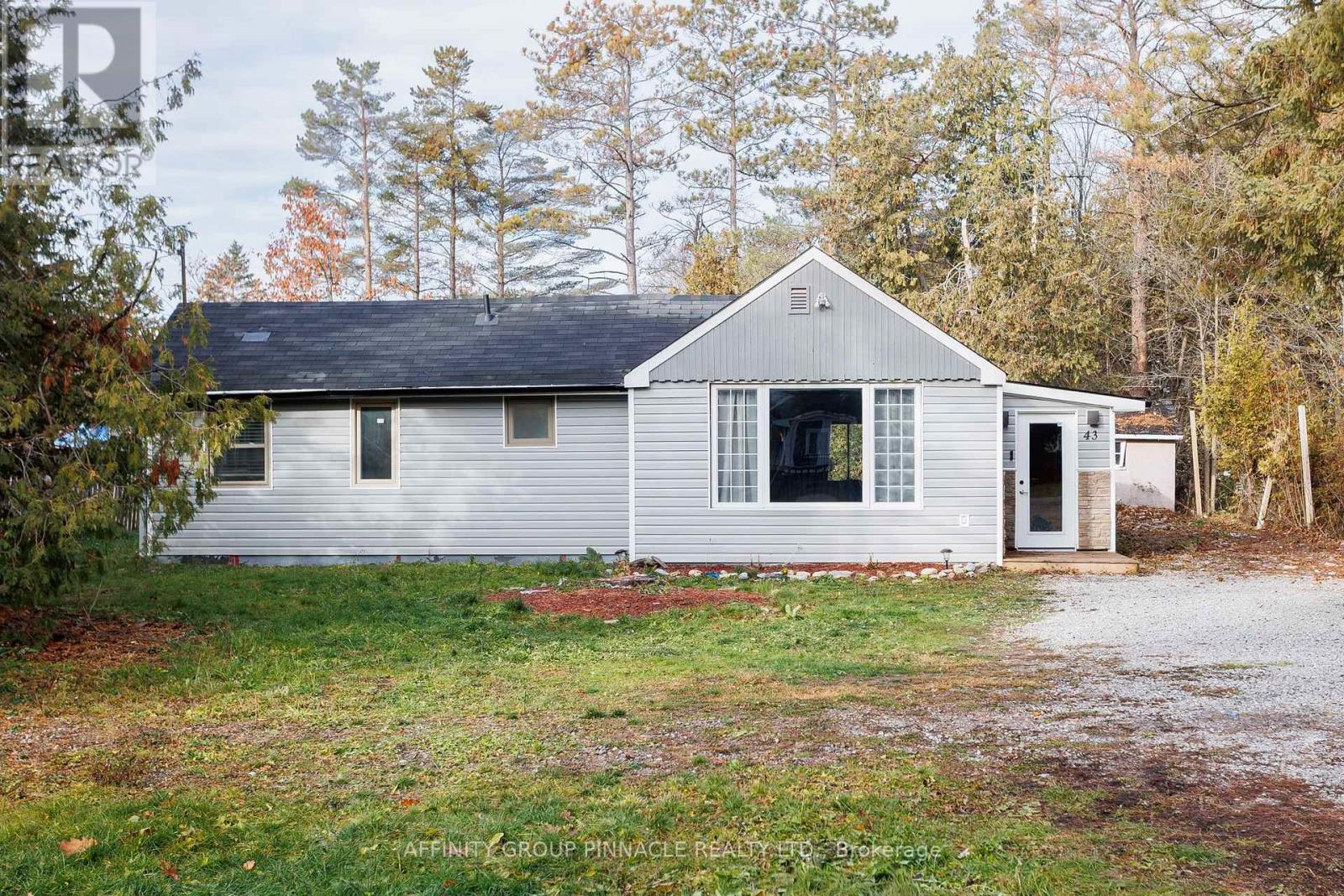 43 Parkhill Drive, Kawartha Lakes, Ontario  K0M 1N0 - Photo 2 - X12577702