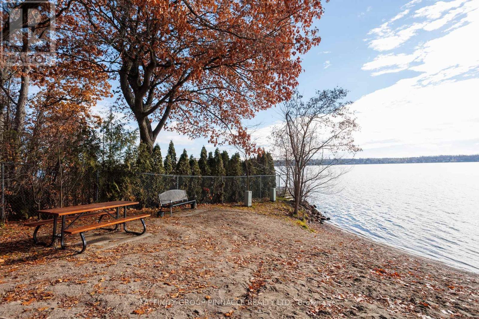 43 Parkhill Drive, Kawartha Lakes, Ontario  K0M 1N0 - Photo 37 - X12577702