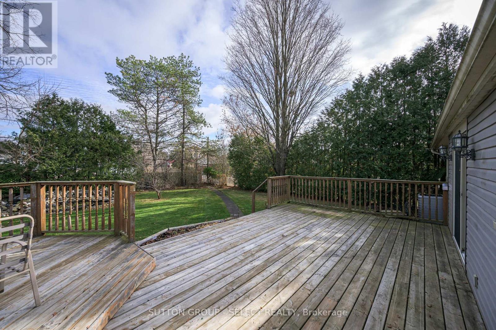 215 West Street, Central Elgin, Ontario  N0L 1B0 - Photo 11 - X12577634