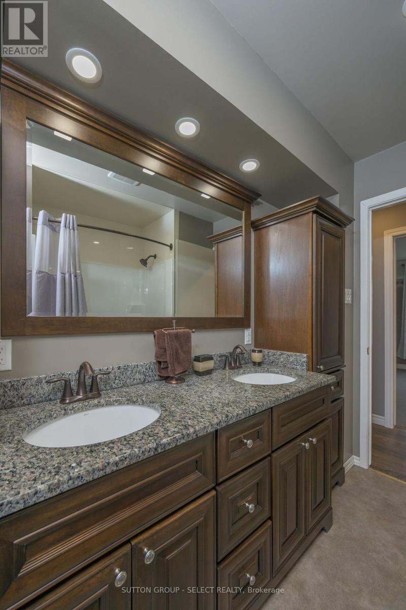 215 West Street, Central Elgin, Ontario  N0L 1B0 - Photo 39 - X12577634