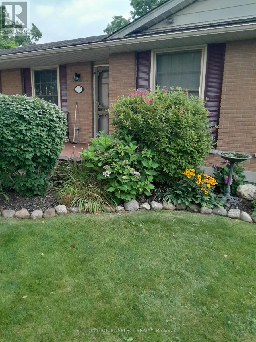 215 West Street, Central Elgin, Ontario  N0L 1B0 - Photo 4 - X12577634