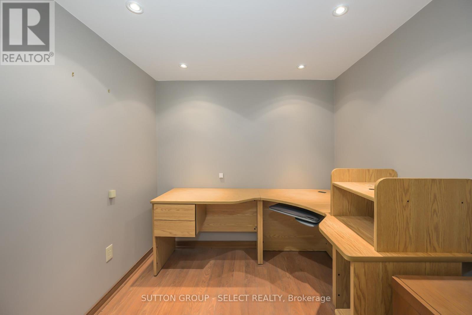 215 West Street, Central Elgin, Ontario  N0L 1B0 - Photo 42 - X12577634