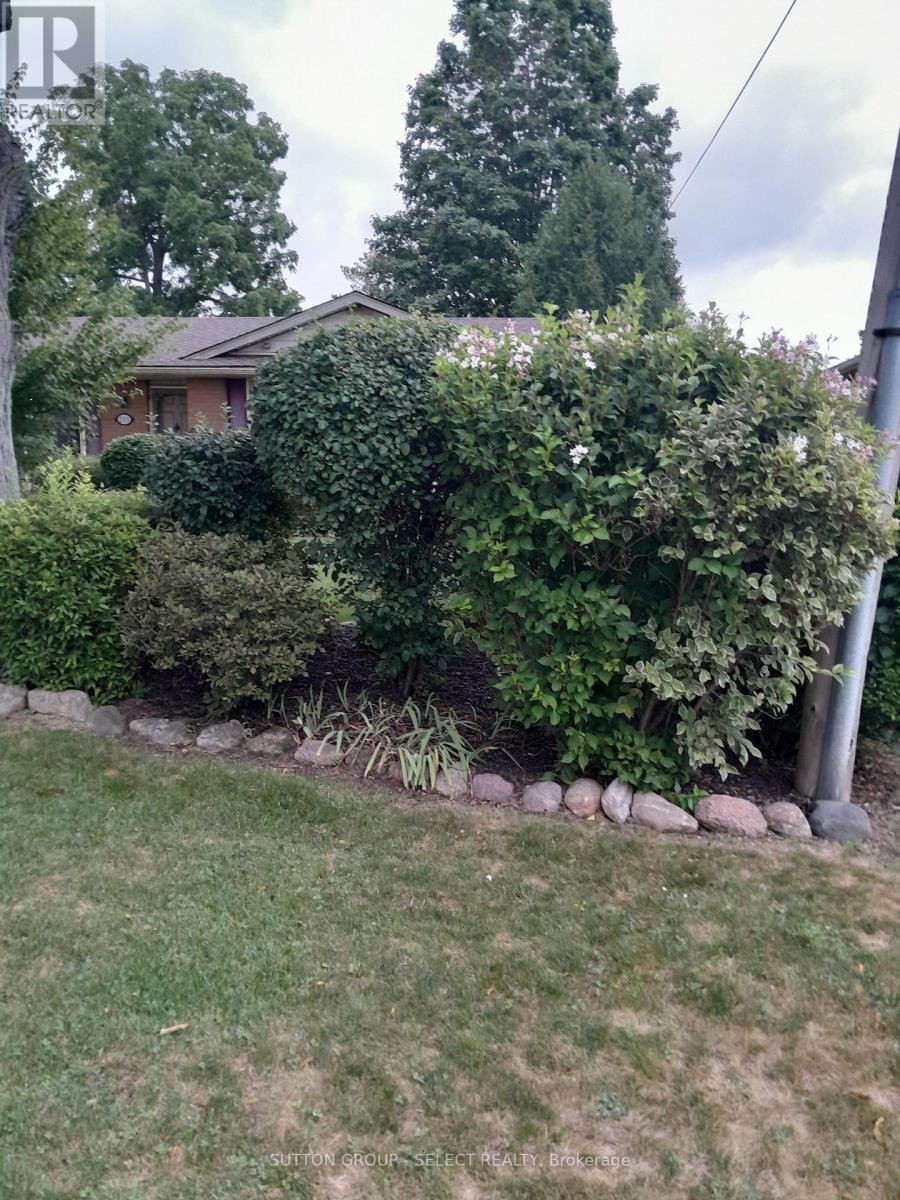 215 West Street, Central Elgin, Ontario  N0L 1B0 - Photo 5 - X12577634