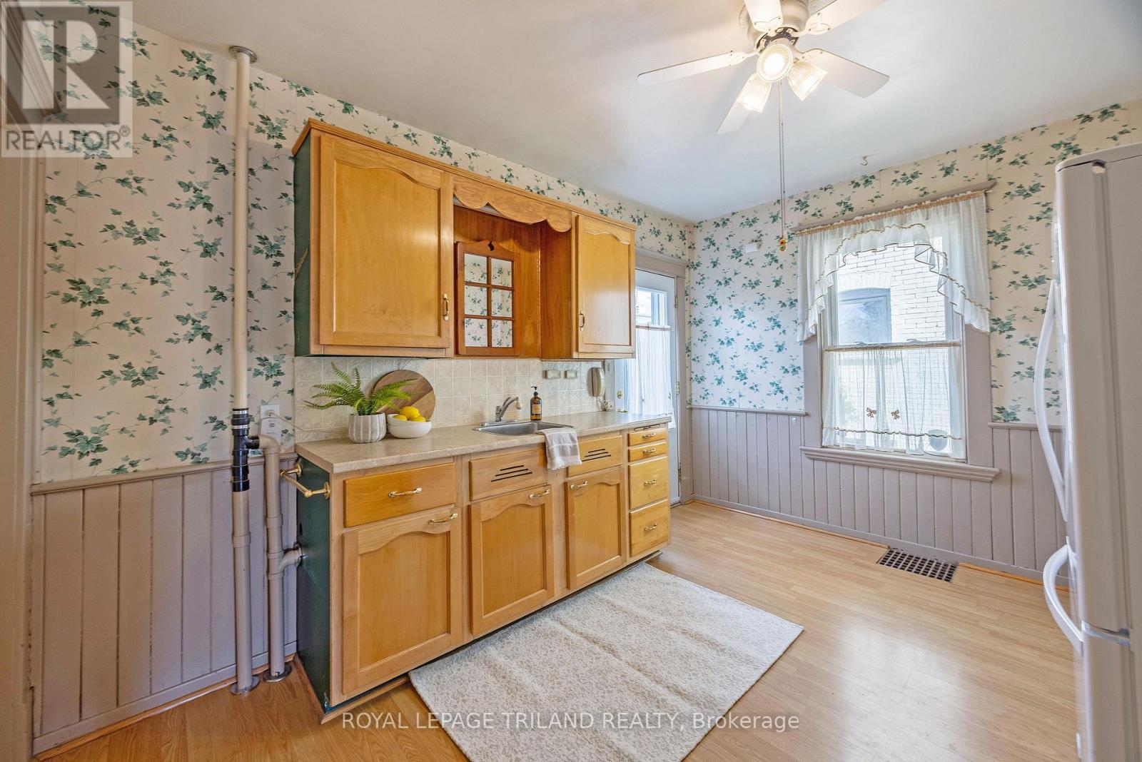 320 Horton Street E, London East, Ontario  N6B 1L4 - Photo 8 - X12577682