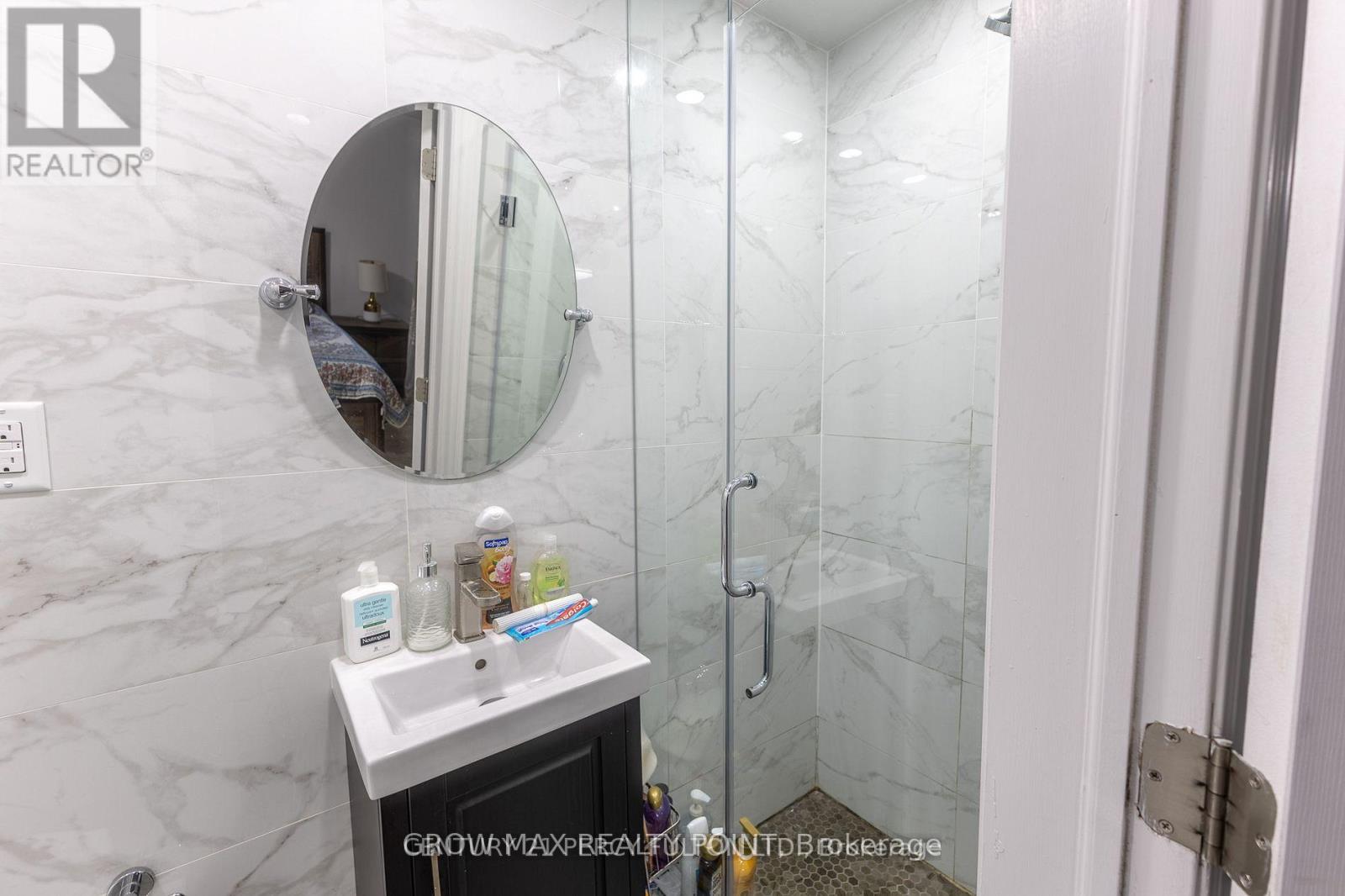 Upper - 14 Bluefin Crescent, Toronto, Ontario  M1H 2L1 - Photo 11 - E12577650