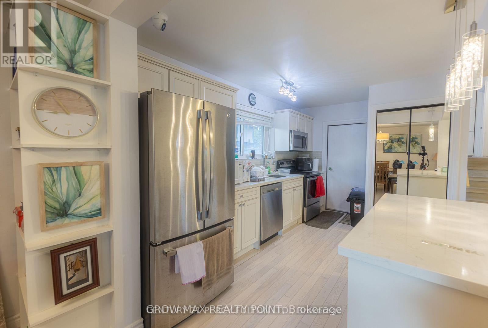 Upper - 14 Bluefin Crescent, Toronto, Ontario  M1H 2L1 - Photo 5 - E12577650