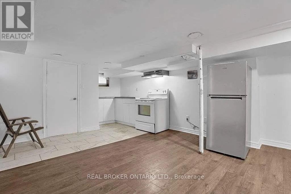 Bsmt - 210 Mary Street N, Oshawa, Ontario  L1G 5C4 - Photo 2 - E12495966