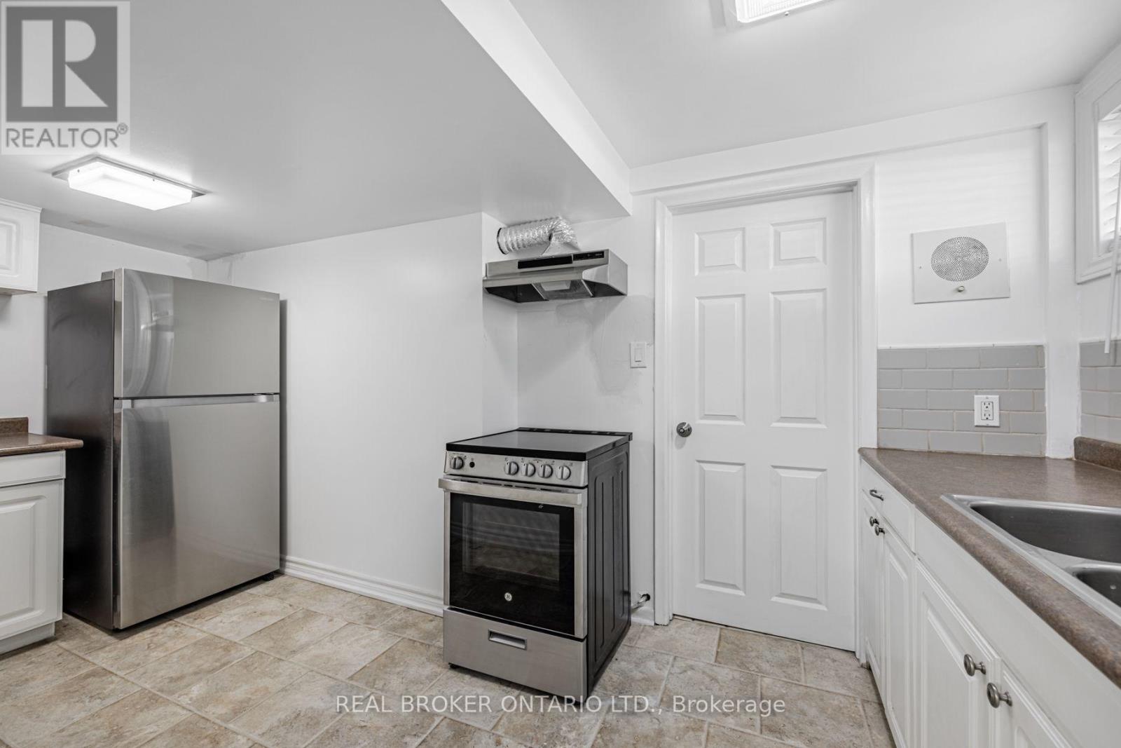 Bsmt - 18 Shropshire Drive, Toronto, Ontario  M1P 1Y7 - Photo 5 - E12418434