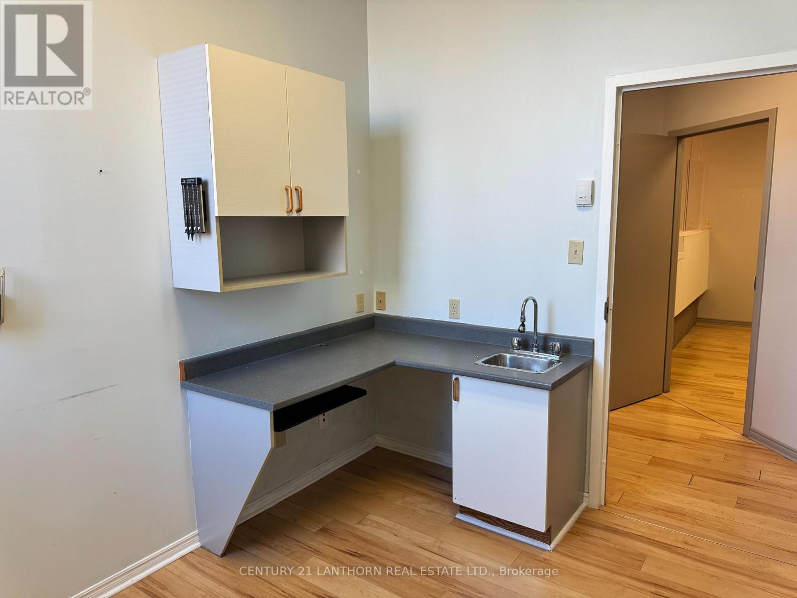 8 - Unit 8 - 389 Picton Main Street, Prince Edward County, Ontario  K0K 2T0 - Photo 23 - X12565444