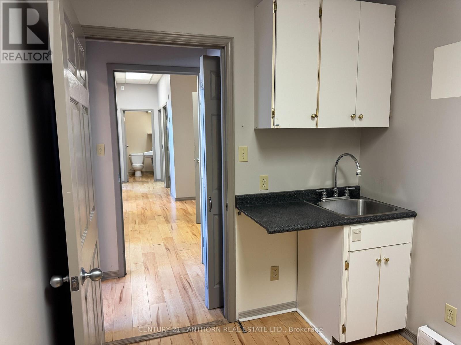 8 - Unit 8 - 389 Picton Main Street, Prince Edward County, Ontario  K0K 2T0 - Photo 27 - X12565444