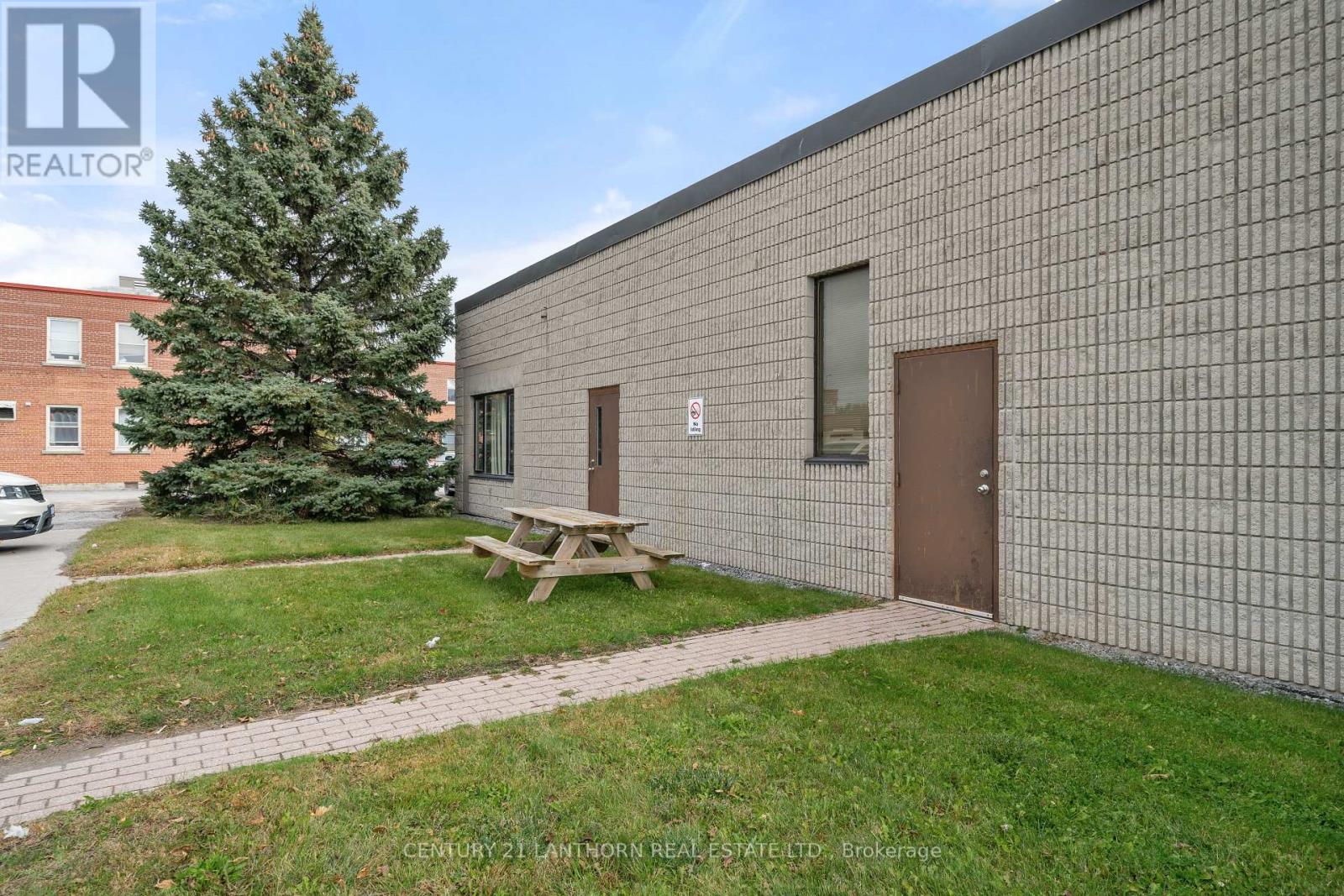 8 - Unit 8 - 389 Picton Main Street, Prince Edward County, Ontario  K0K 2T0 - Photo 6 - X12565444