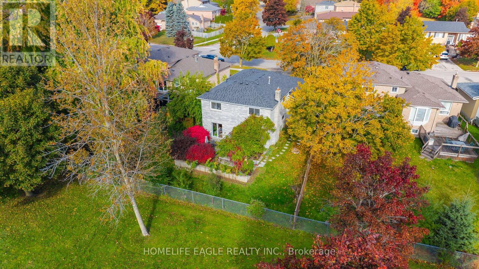 17 Beckett Avenue, East Gwillimbury, Ontario  L9N 1E6 - Photo 2 - N12539322