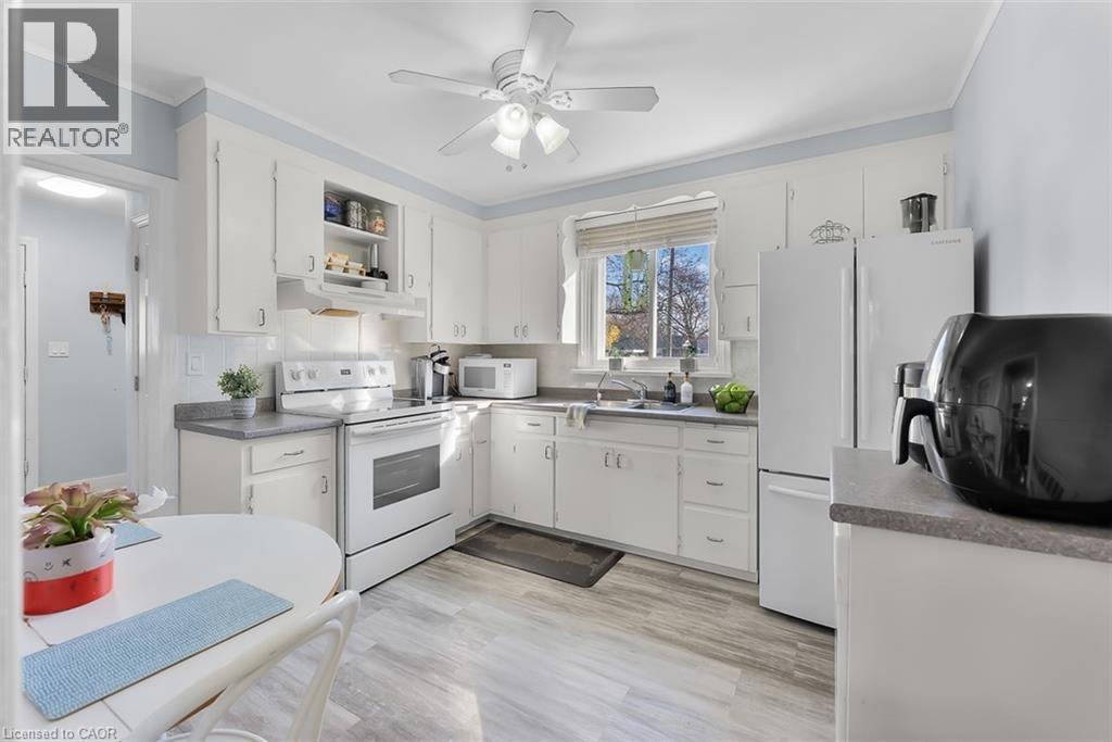 6 Hallcrest Avenue, St. Catharines, Ontario  L2N 1V5 - Photo 12 - 40790490