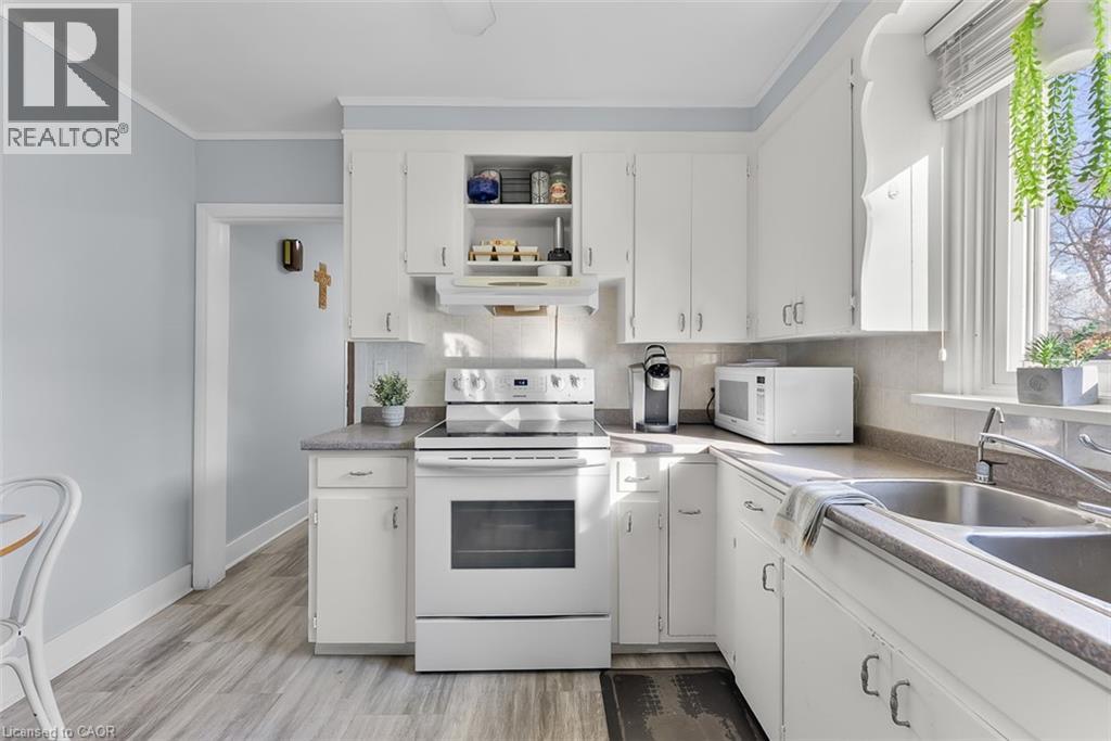 6 Hallcrest Avenue, St. Catharines, Ontario  L2N 1V5 - Photo 13 - 40790490