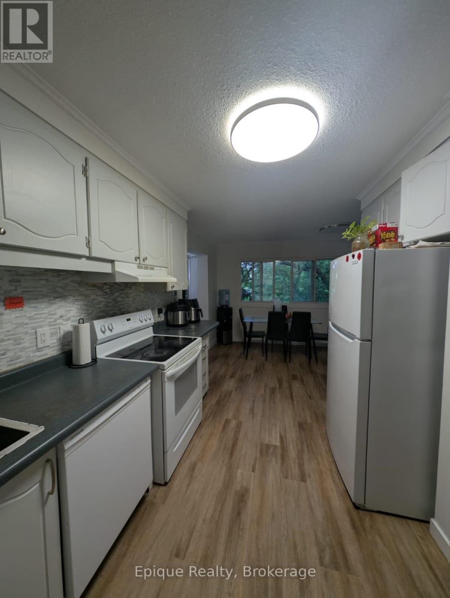 9 - 30 Green Valley Drive, Kitchener, Ontario  N2P 1G8 - Photo 12 - X12433471