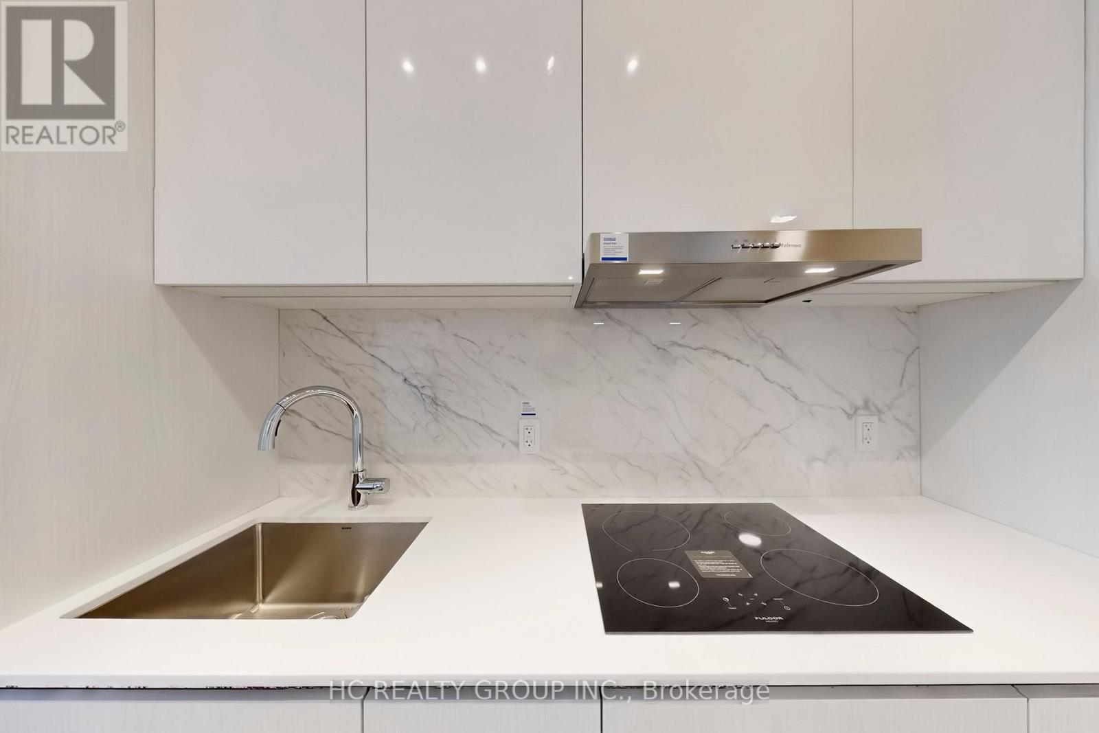 2710 - 8 Interchange Way, Vaughan, Ontario  L4K 0R2 - Photo 6 - N12577640