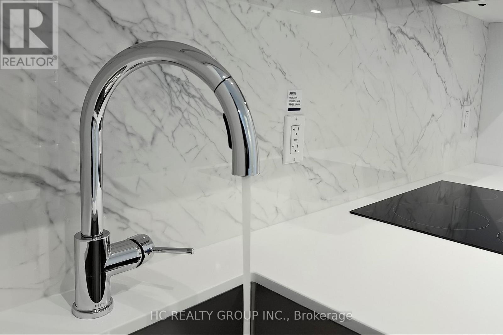 2710 - 8 Interchange Way, Vaughan, Ontario  L4K 0R2 - Photo 7 - N12577640